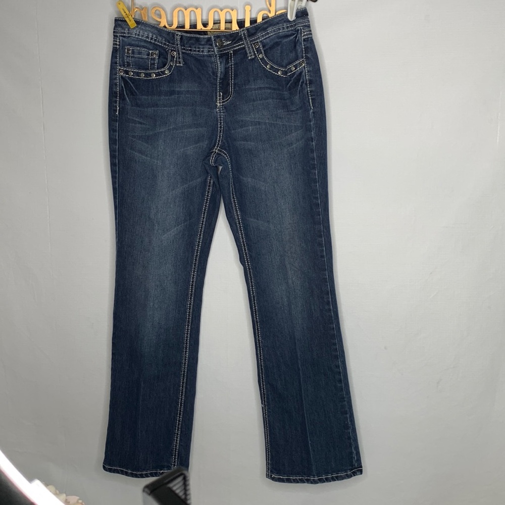 ⬇️Earl jeans boot cup 👖 super cute like new size 8P